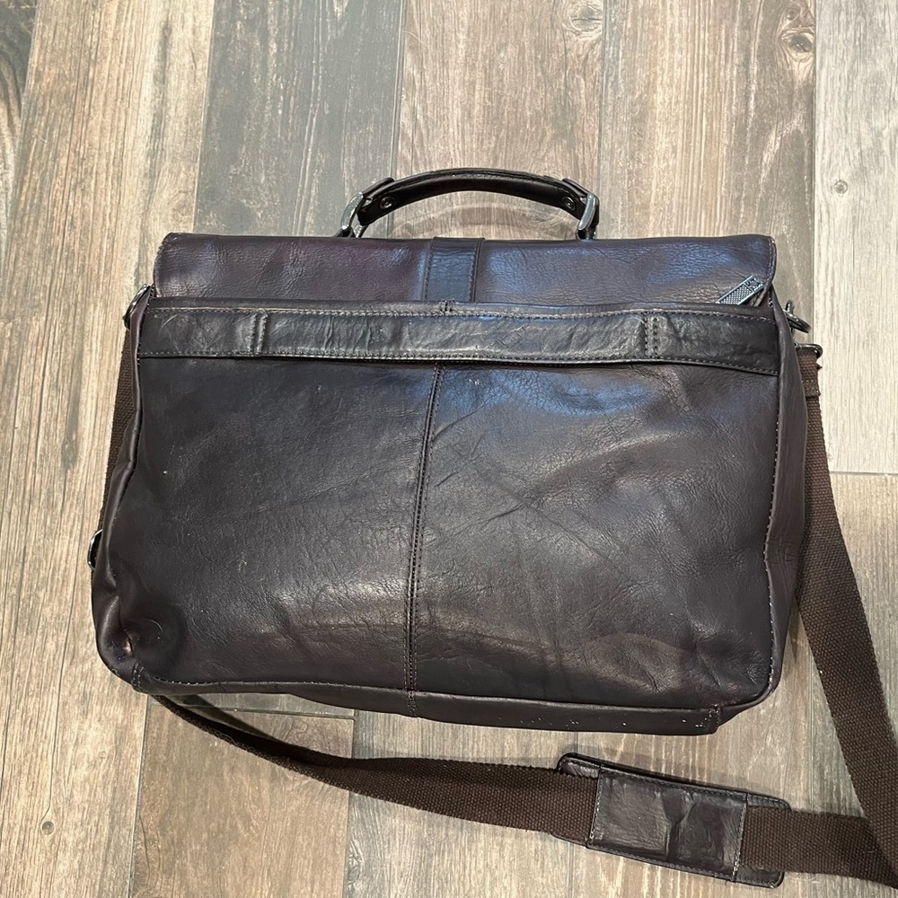 Kenneth Cole Reaction Leather Messenger Bag Briefcase Dark Brown Laptop - Picture 6 of 10